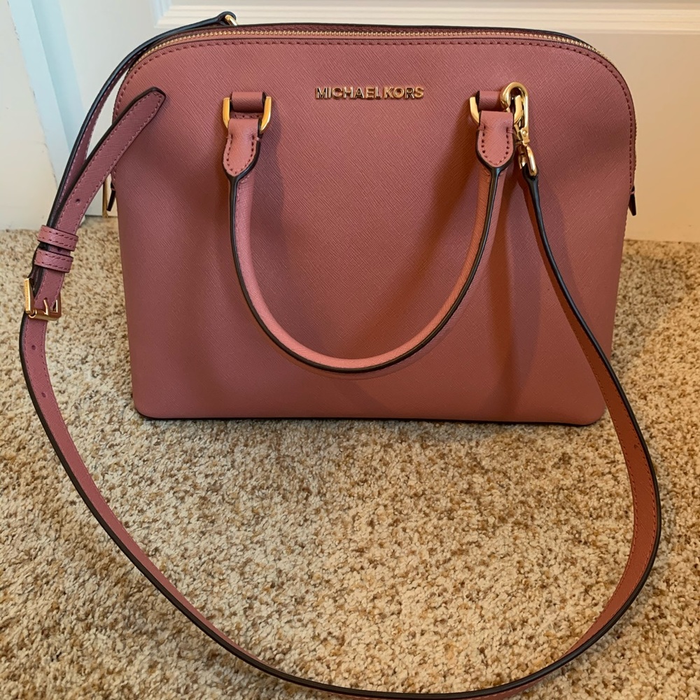 MICHAEL KORS LG Cindy Dome Satchel